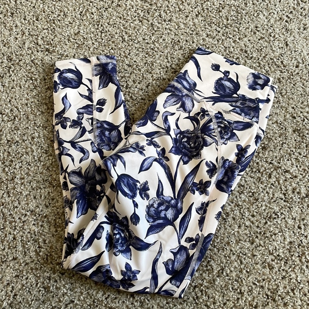 Fabletics leggings - Picture 3 of 3
